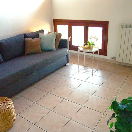 Giulia Attic アパート