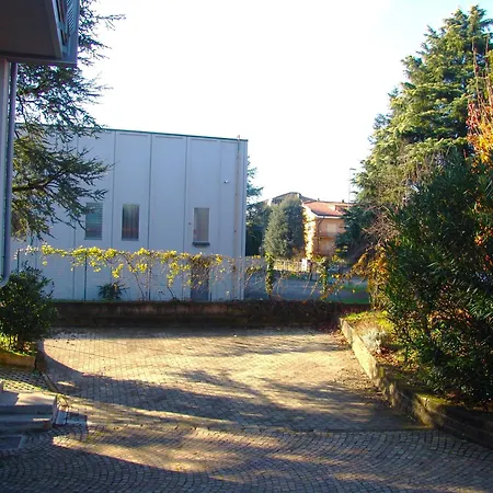 Giulia Attic アパート